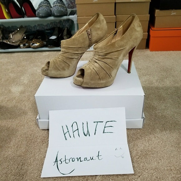 Louboutin tan nude beige suede heels booties AUTH - Picture 4 of 5